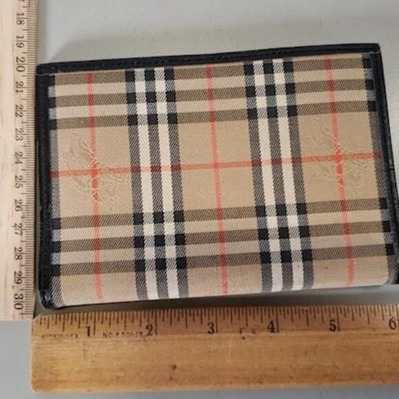 GUC Burberry Agenda / Passport Holder with COA - Picture 3 of 5